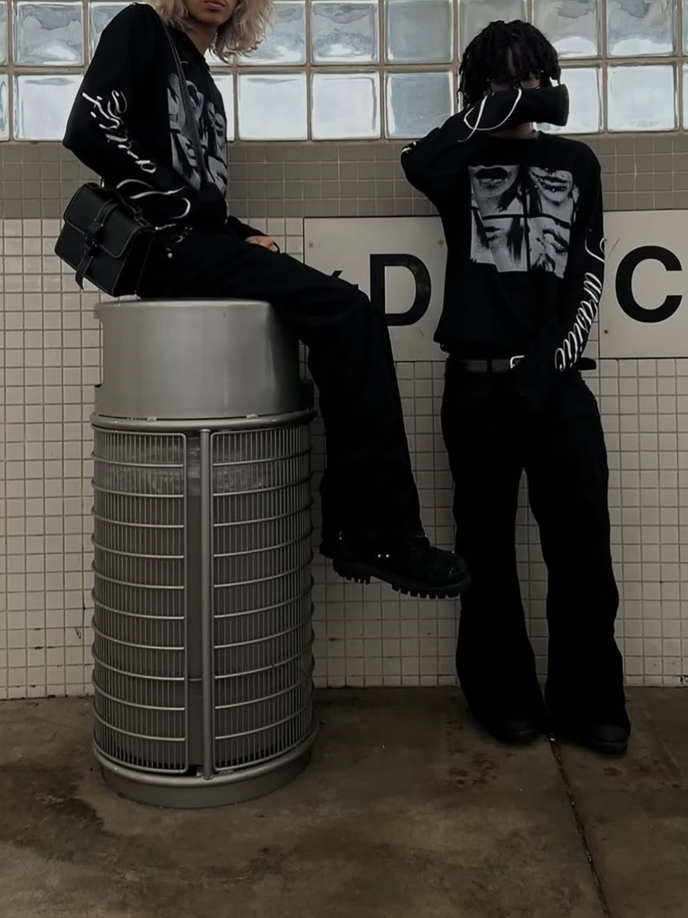 Dark style street punk unisex  - đánh giá và giá Wedding Yes